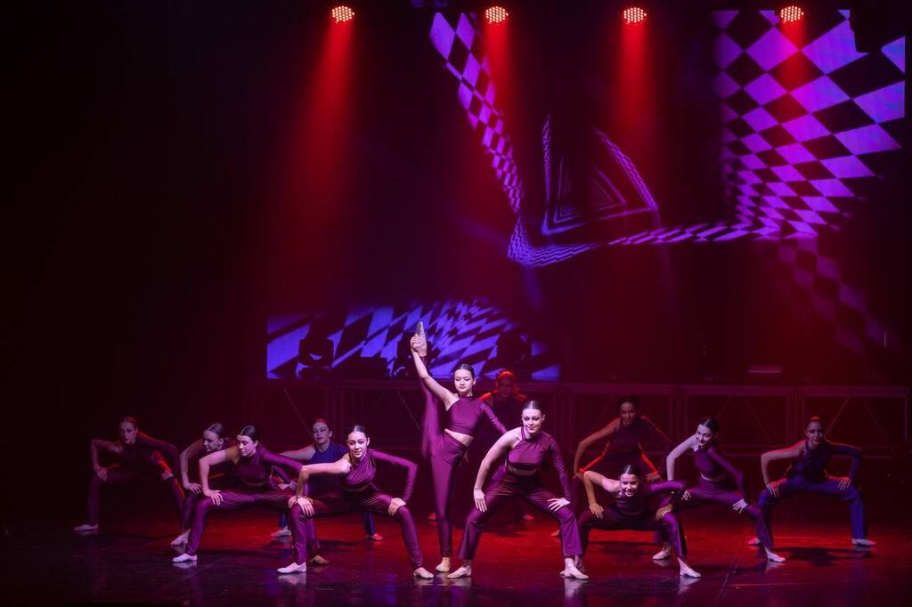 Студия современного танца “Neon Dance”